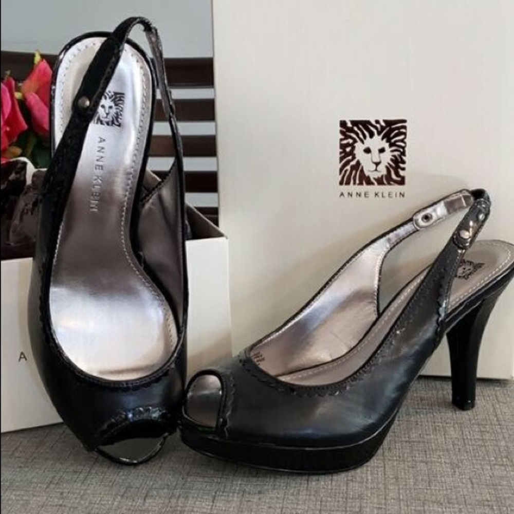 Anne Klein leather heels size 6 medium